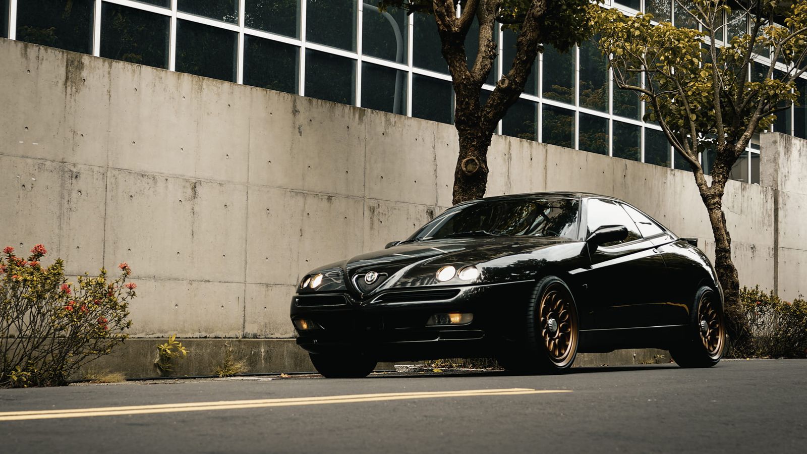 Alfa Romeo 916 GTV Black on Jaeges RA wheels
