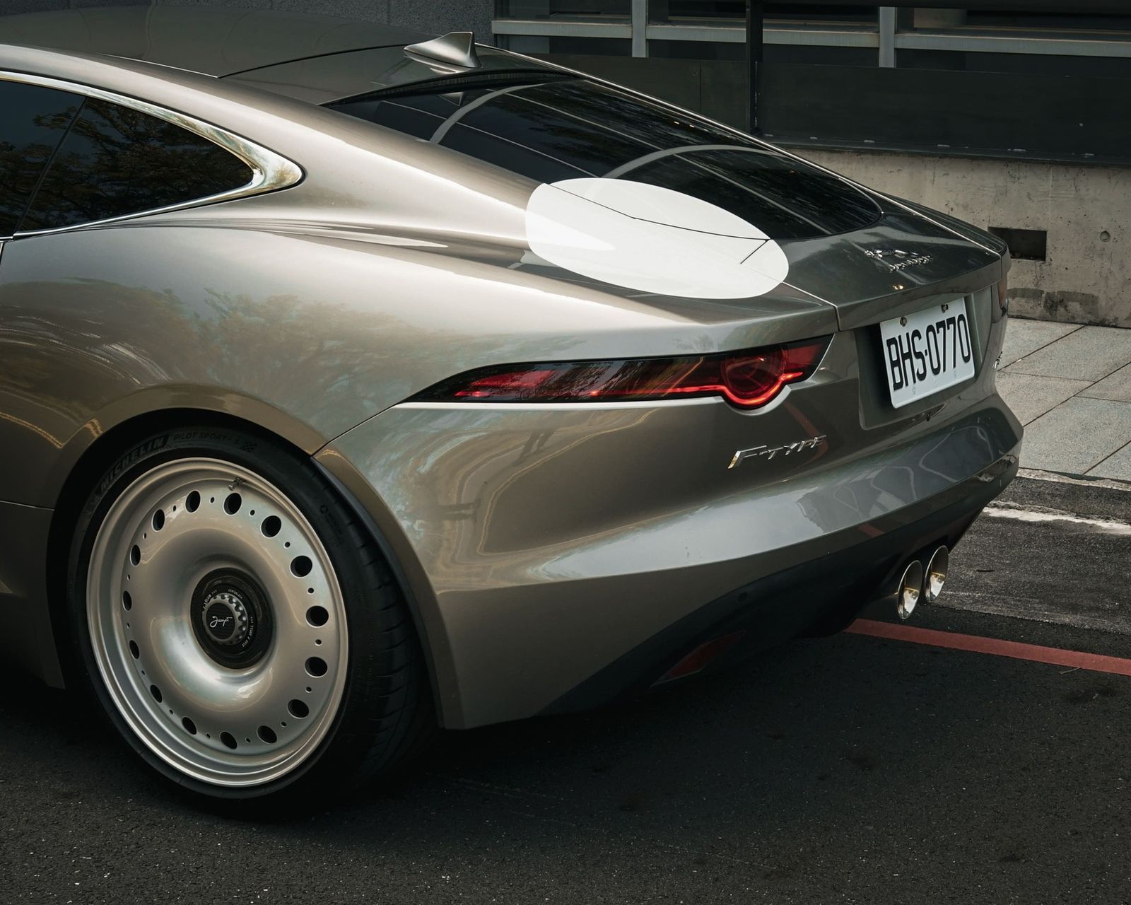 Jaguar F-Type on Jaeges RJ wheels