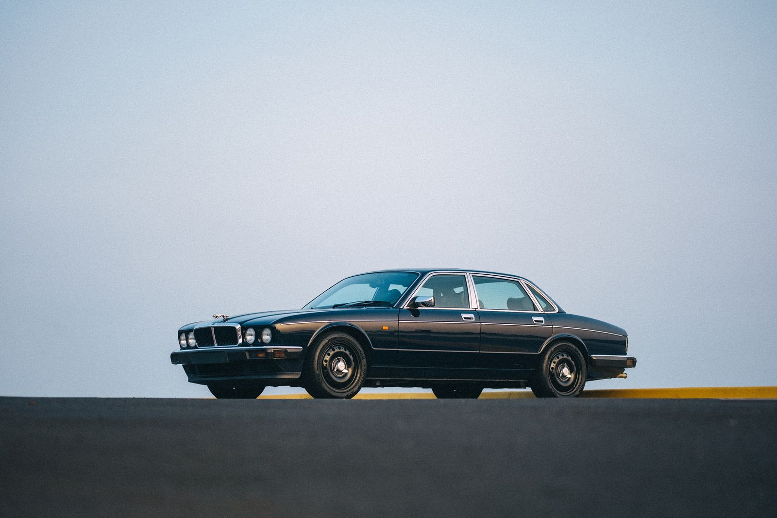 Jaguar XJ40 on Jaeges RJ wheels