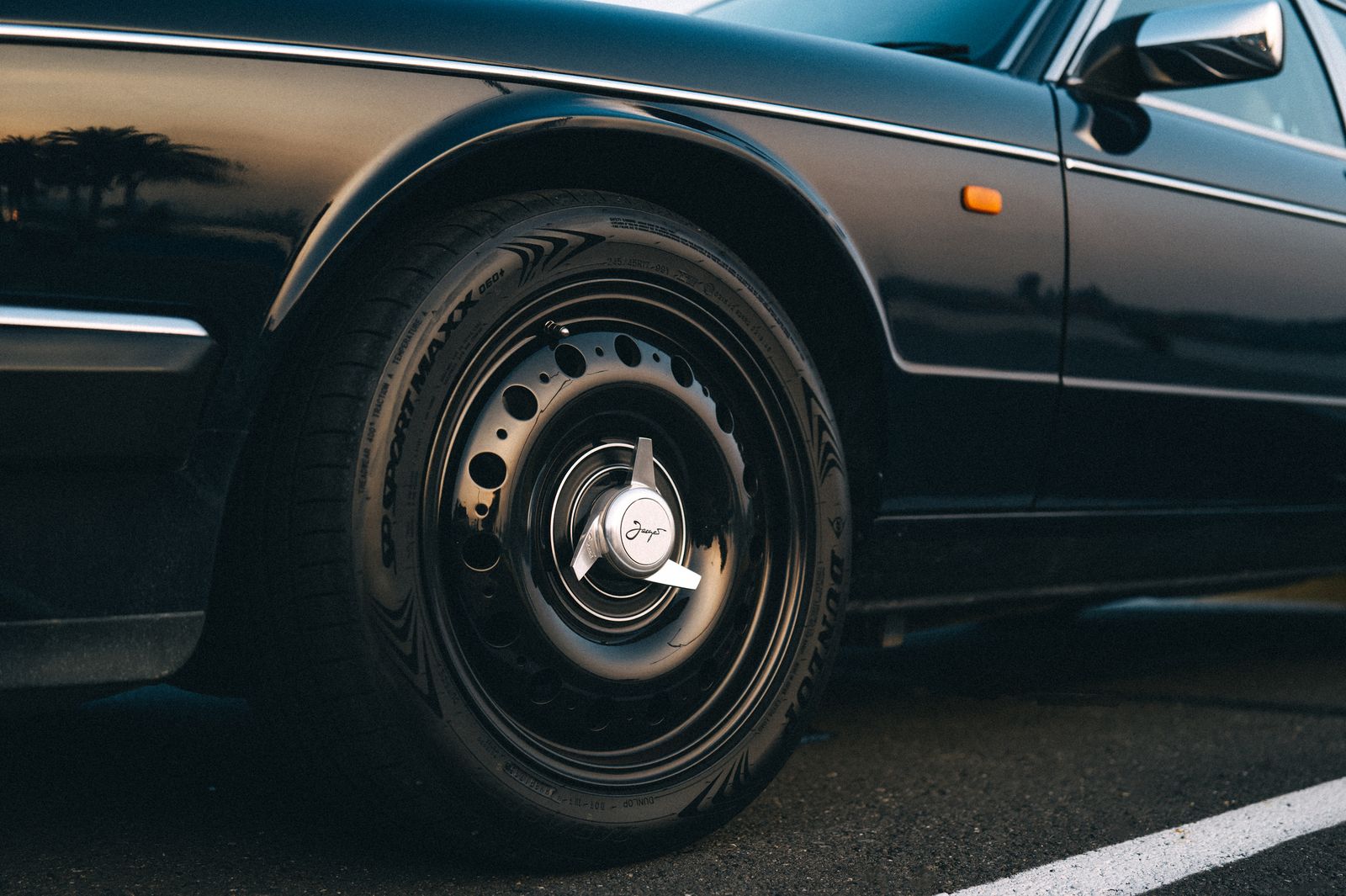 Jaguar XJ40 on Jaeges RJ wheels