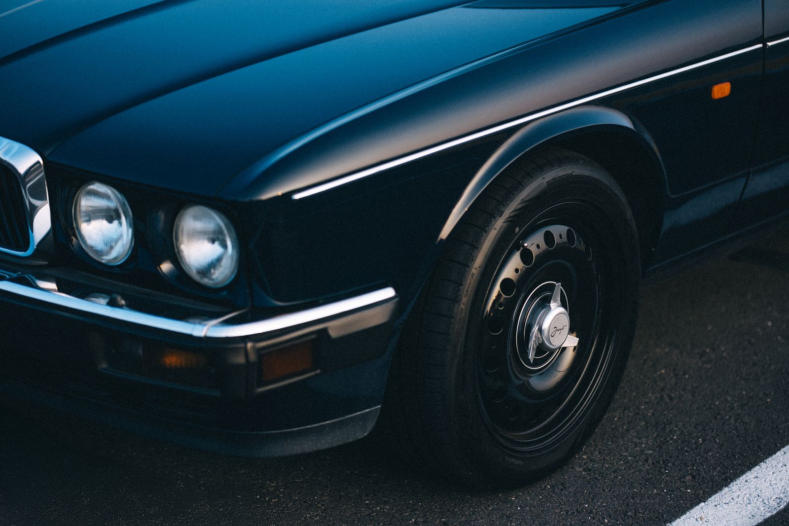Jaguar XJ40 on Jaeges RJ wheels