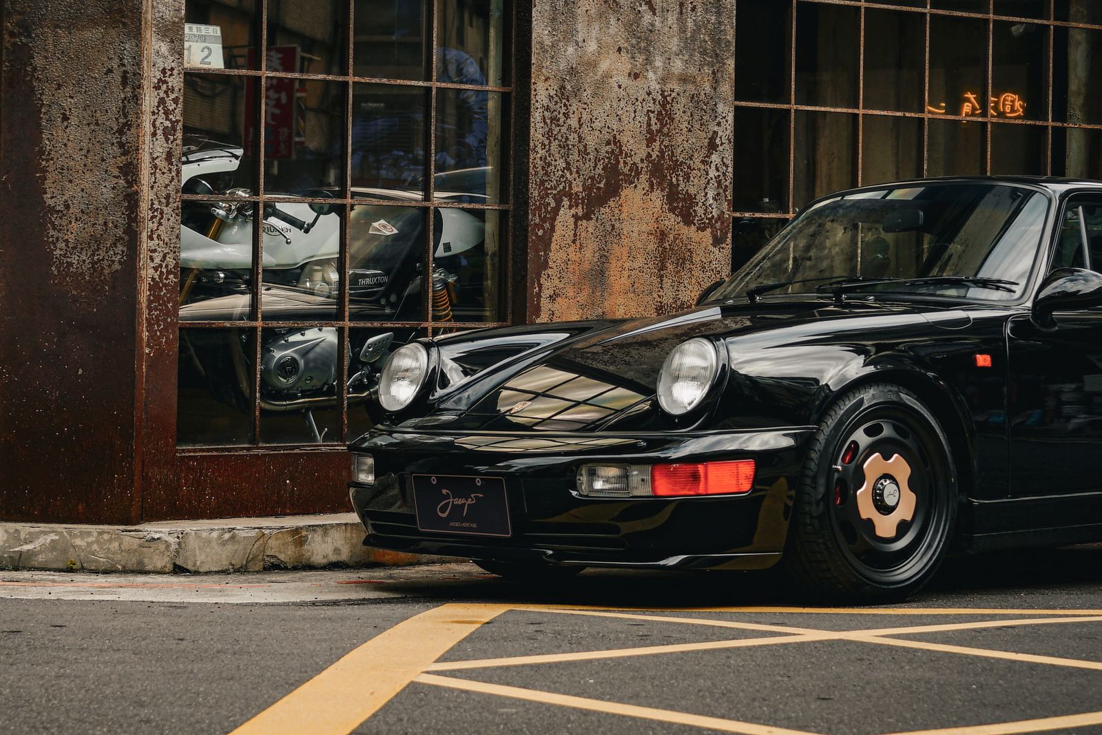 Porsche 964 Carrera 4 on Jaeges RP wheels